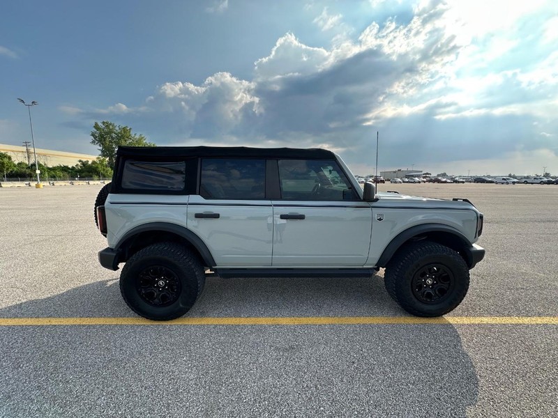 2022 Ford Bronco Big Bend photo 2