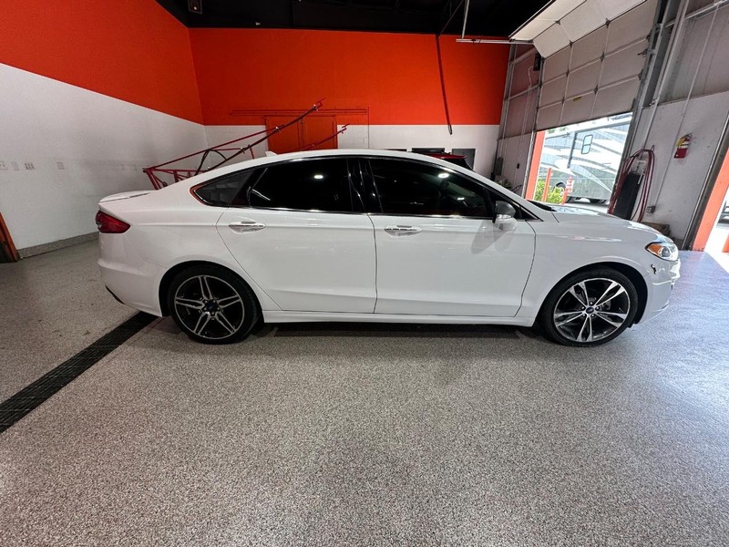 2019 Ford Fusion Titanium photo 3