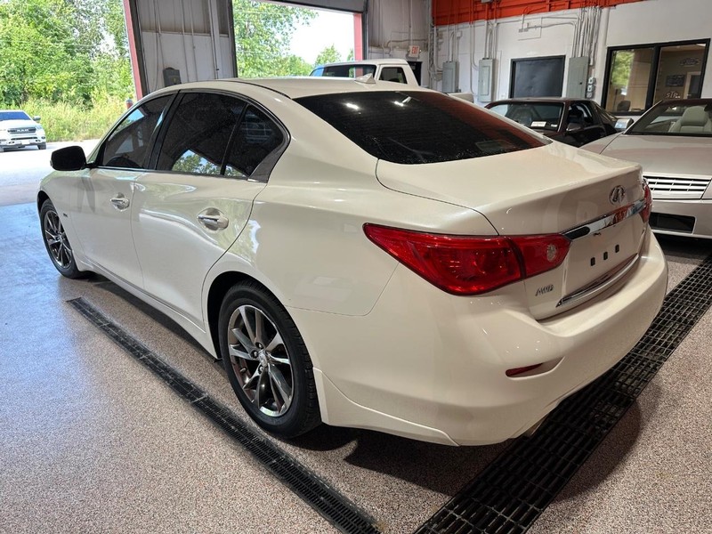 2017 Infiniti Q50 3.0t Signature Edition photo 3
