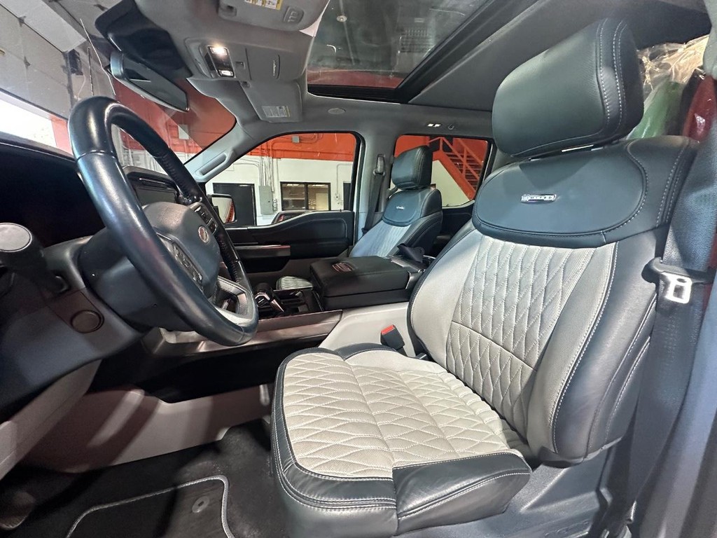 Ford F-150 Vehicle Full-screen Gallery Image 13