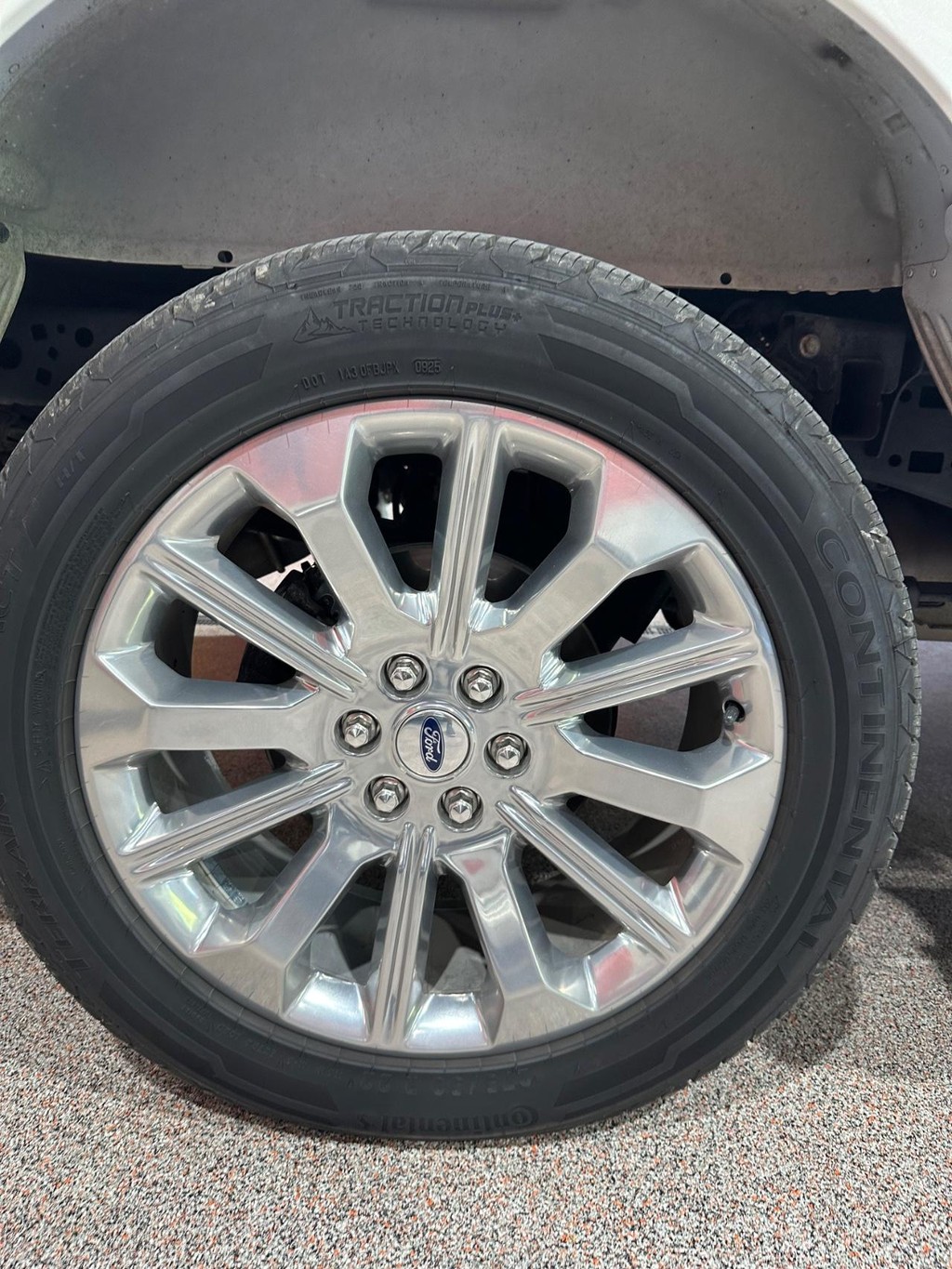 Ford F-150 Vehicle Full-screen Gallery Image 18