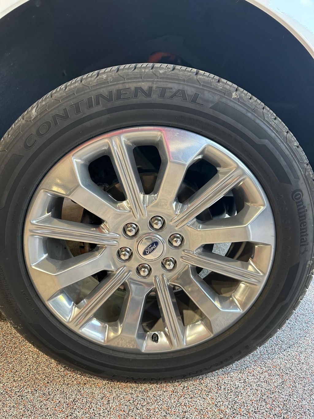 Ford F-150 Vehicle Full-screen Gallery Image 19