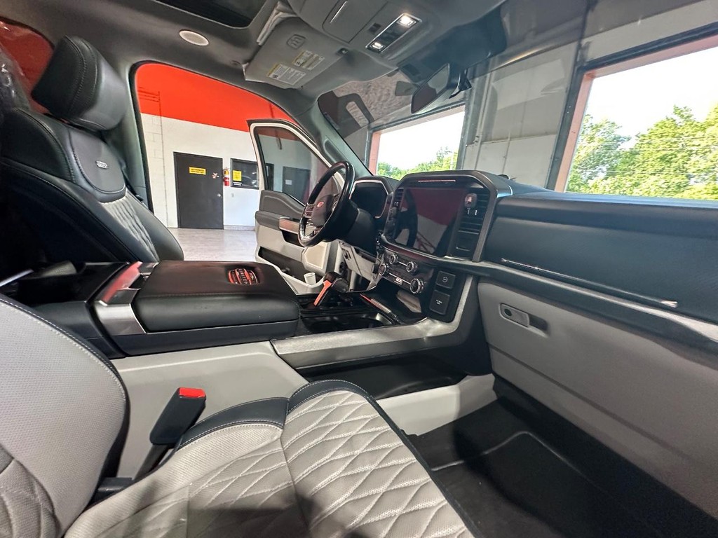 Ford F-150 Vehicle Full-screen Gallery Image 20