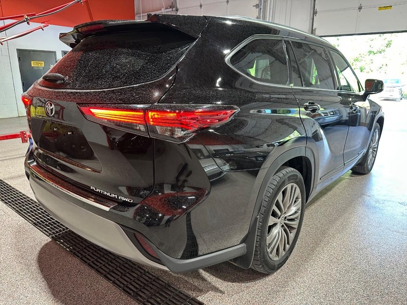 2020 Toyota Highlander Platinum photo 3
