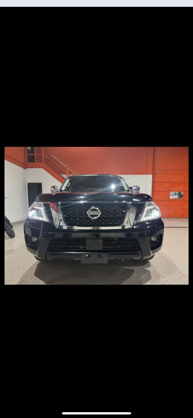 Nissan Armada Vehicle Full-screen Gallery Image 2