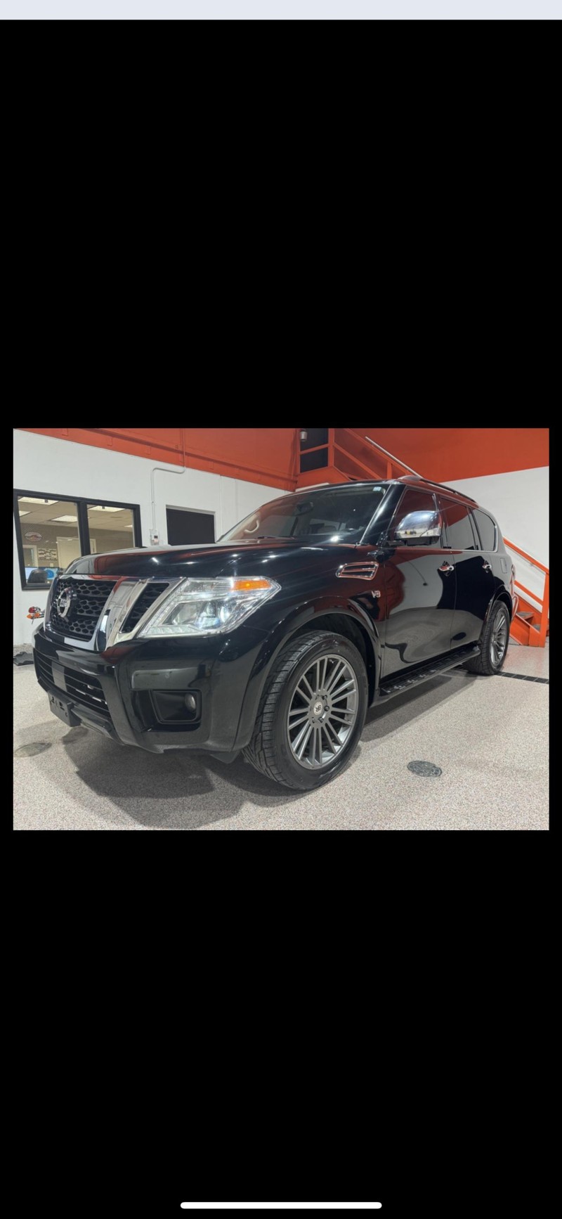 Nissan Armada Vehicle Full-screen Gallery Image 5