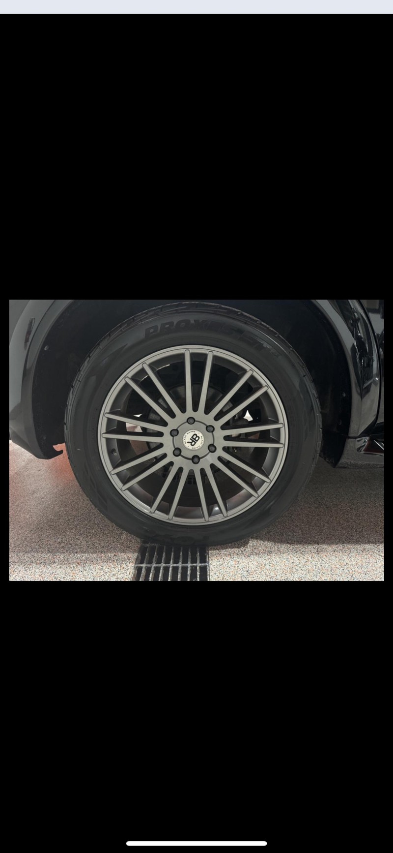 Nissan Armada Vehicle Full-screen Gallery Image 6