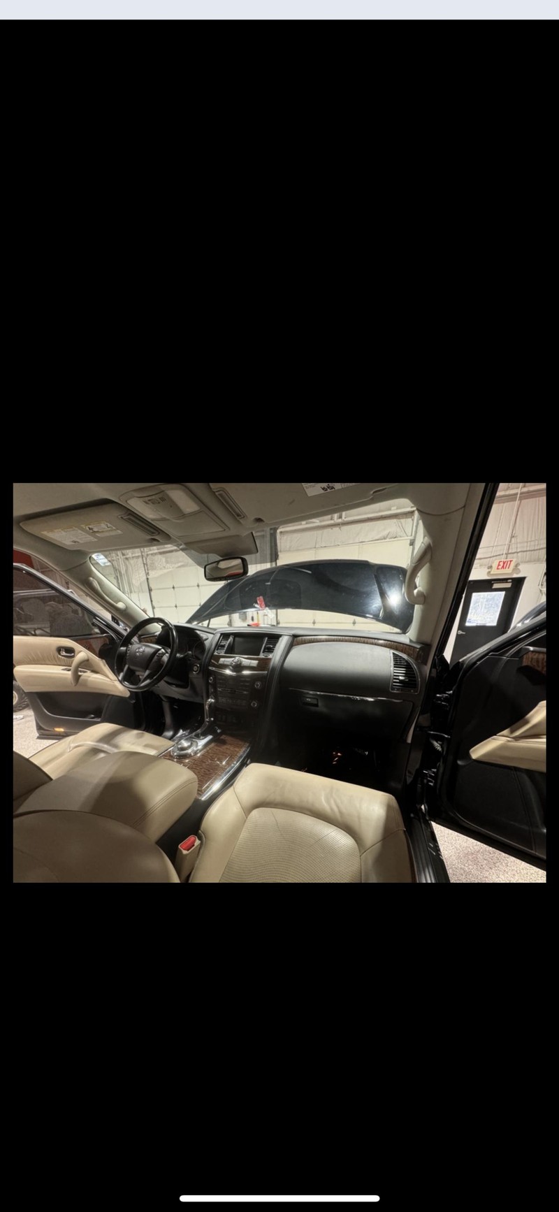 Nissan Armada Vehicle Full-screen Gallery Image 12