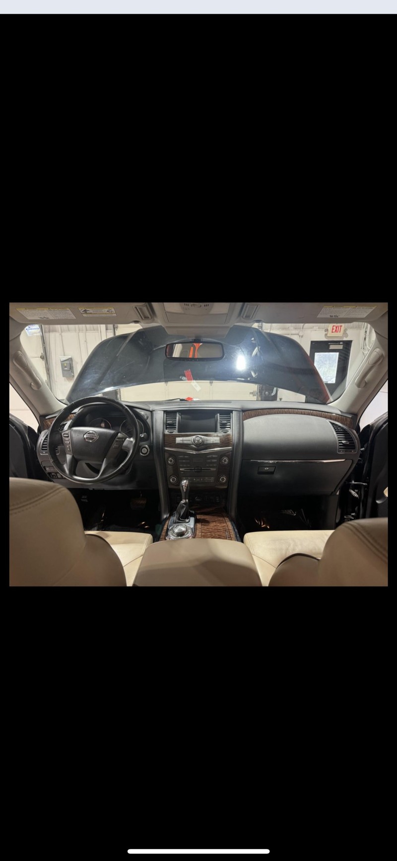 Nissan Armada Vehicle Full-screen Gallery Image 13