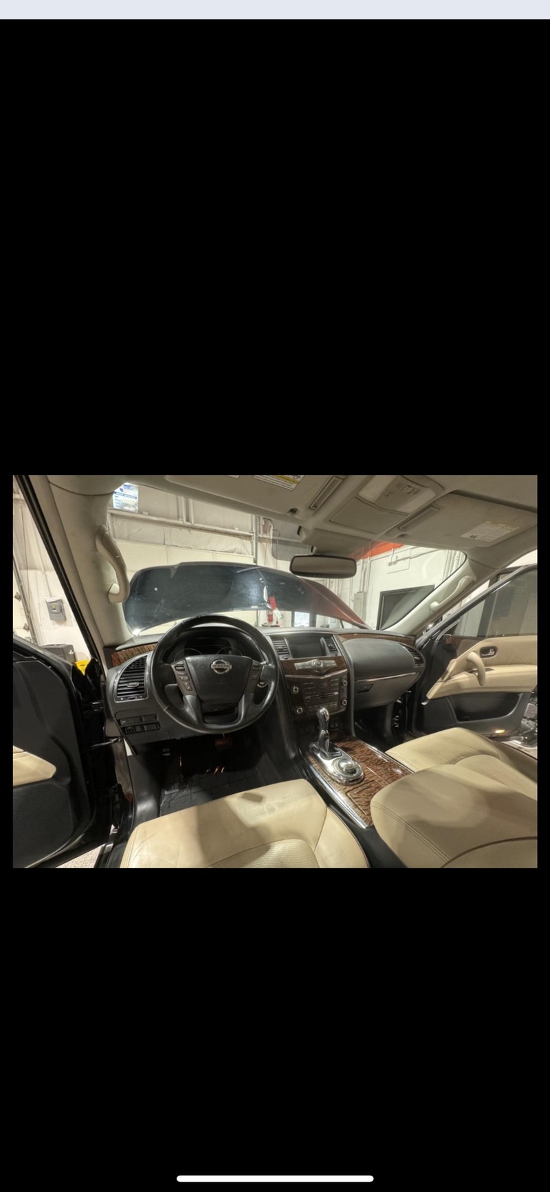 Nissan Armada Vehicle Full-screen Gallery Image 14