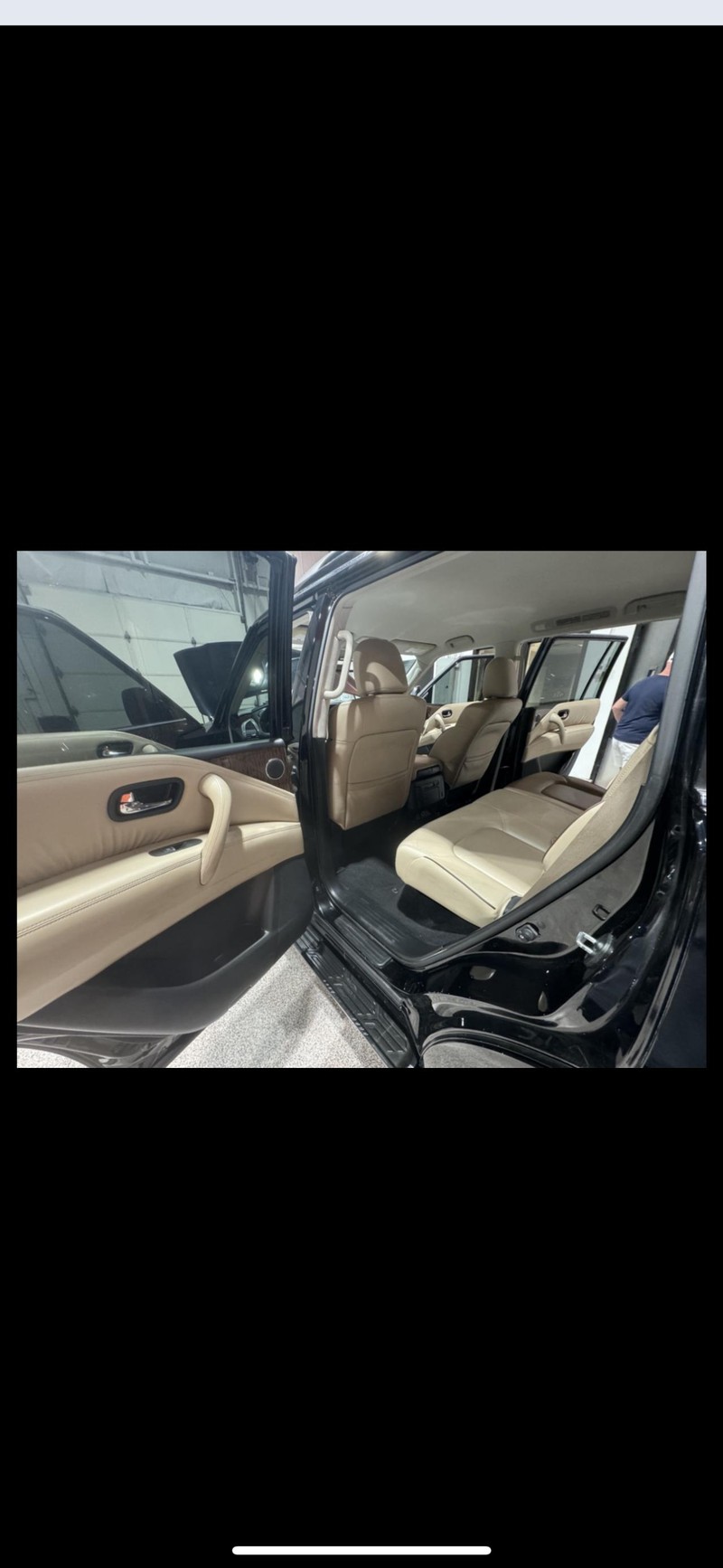 Nissan Armada Vehicle Full-screen Gallery Image 15