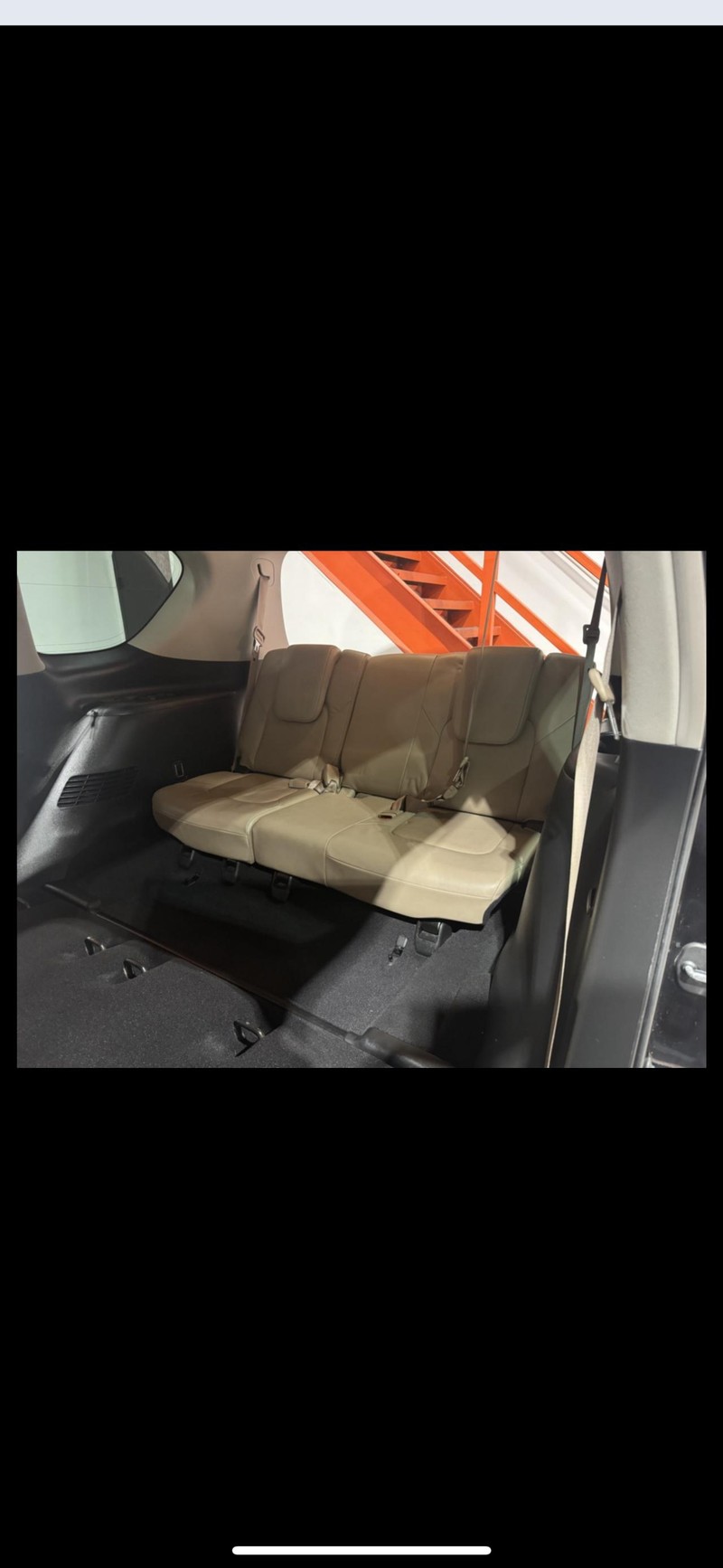 Nissan Armada Vehicle Full-screen Gallery Image 24