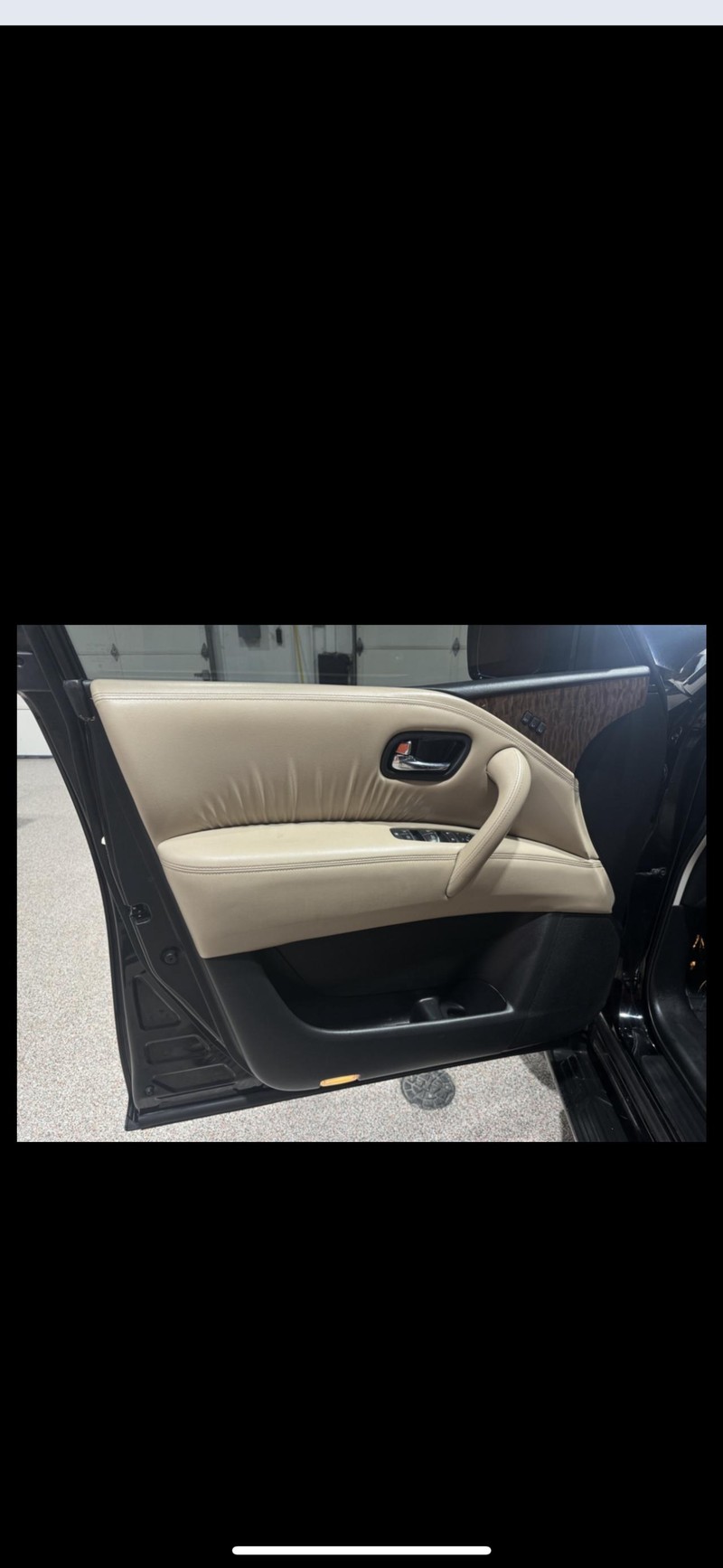 Nissan Armada Vehicle Full-screen Gallery Image 25