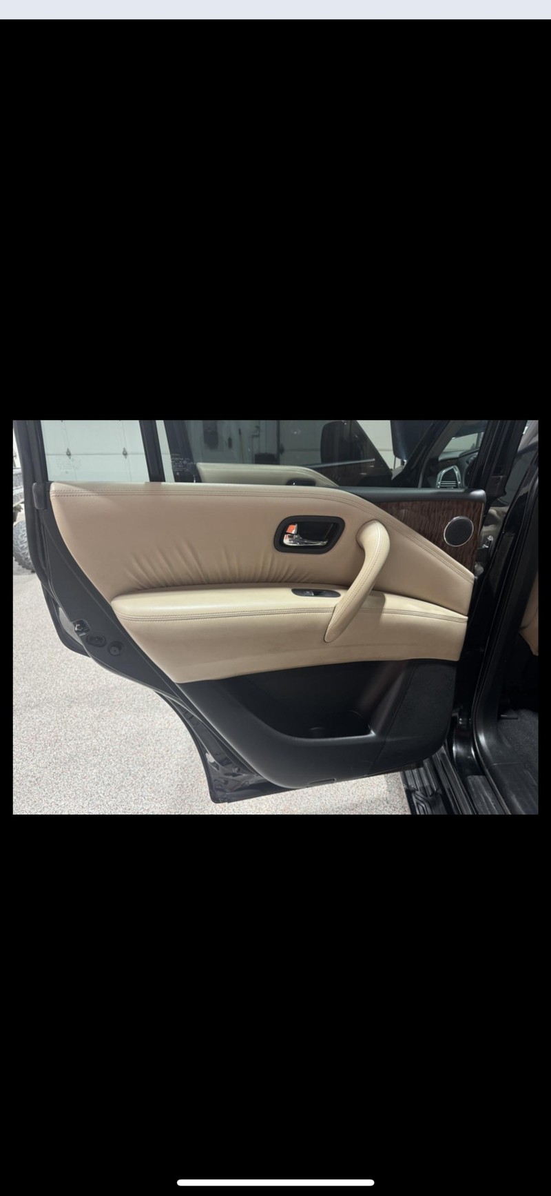 Nissan Armada Vehicle Full-screen Gallery Image 26