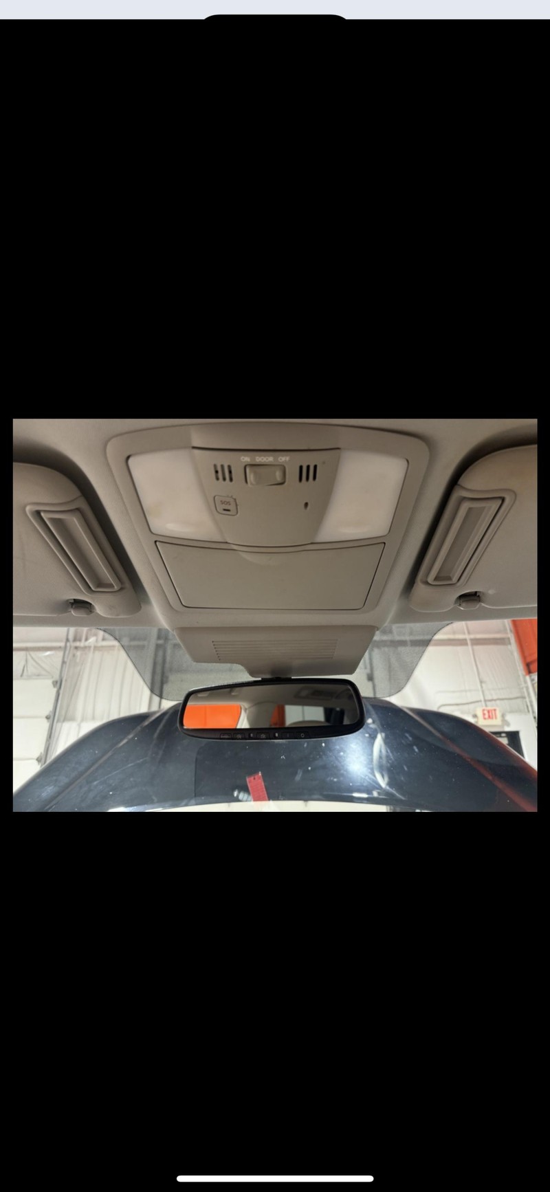 Nissan Armada Vehicle Full-screen Gallery Image 28