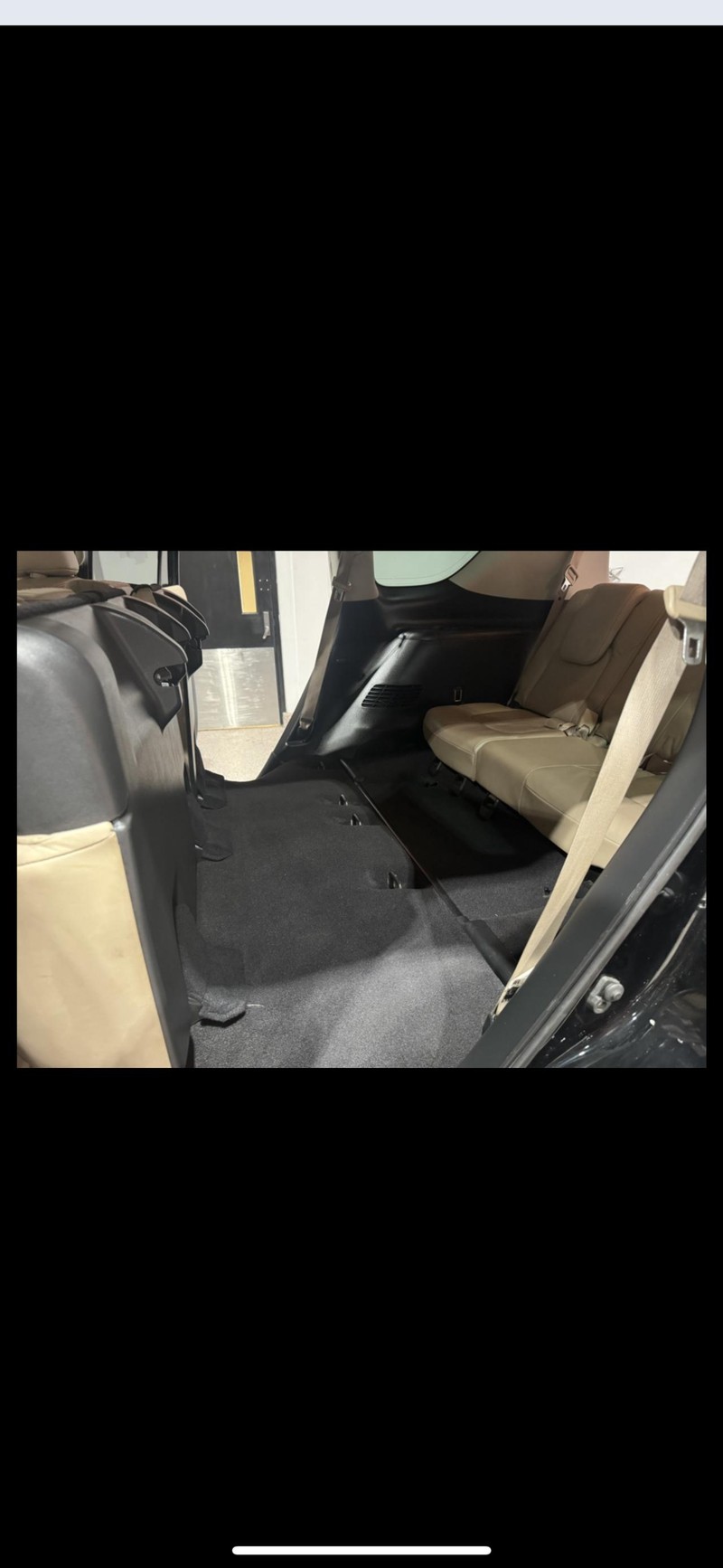 Nissan Armada Vehicle Full-screen Gallery Image 29