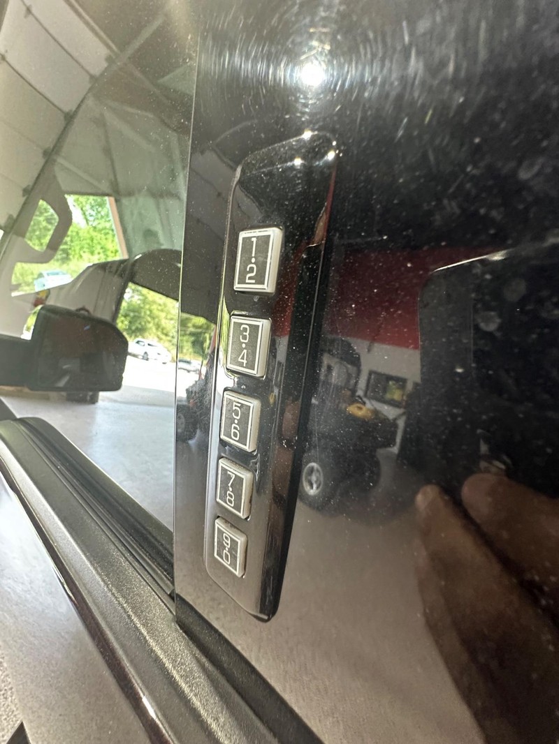 2019 Ford F-150 King Ranch photo 16