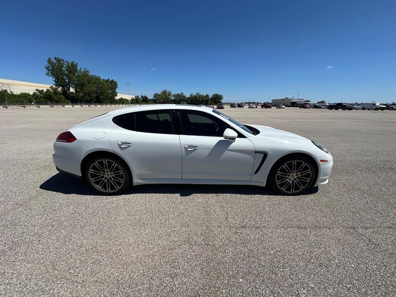 2015 Porsche Panamera Turbo photo 4