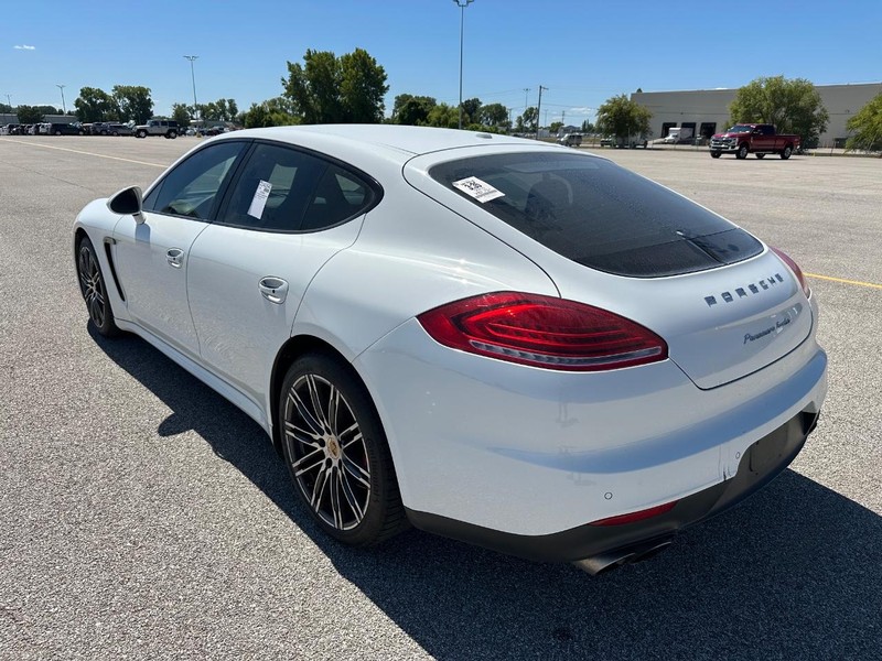 2015 Porsche Panamera Turbo photo 7