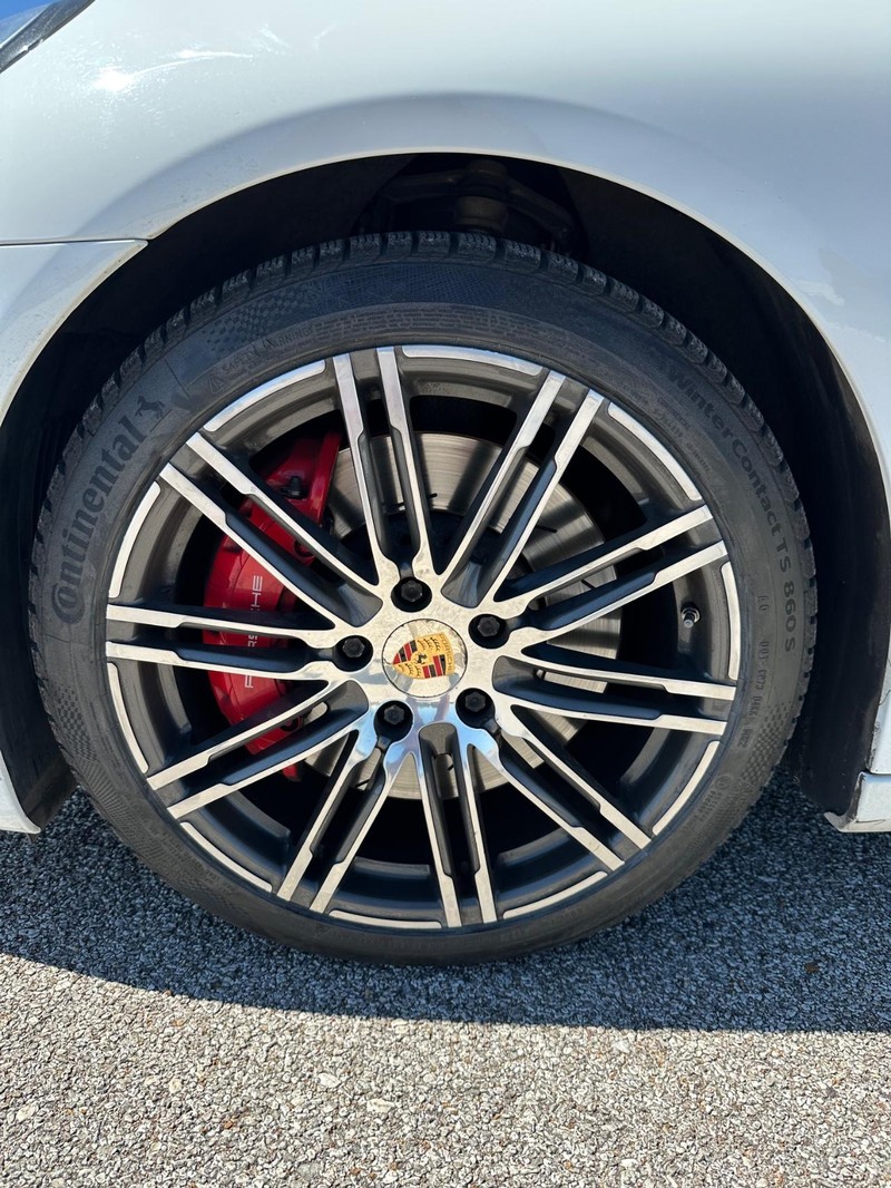 2015 Porsche Panamera Turbo photo 9