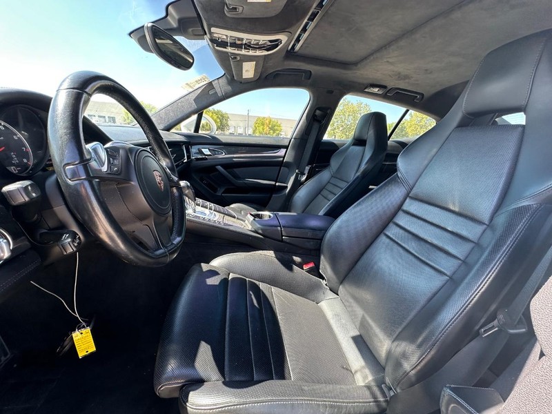 2015 Porsche Panamera Turbo photo 12