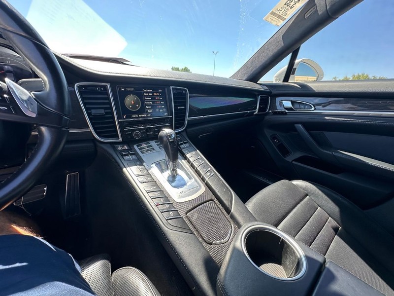 2015 Porsche Panamera Turbo photo 15