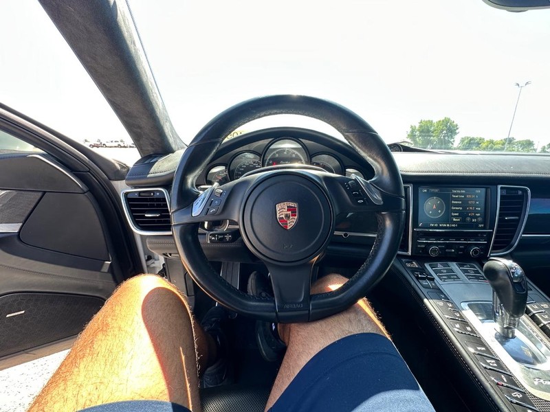 2015 Porsche Panamera Turbo photo 16