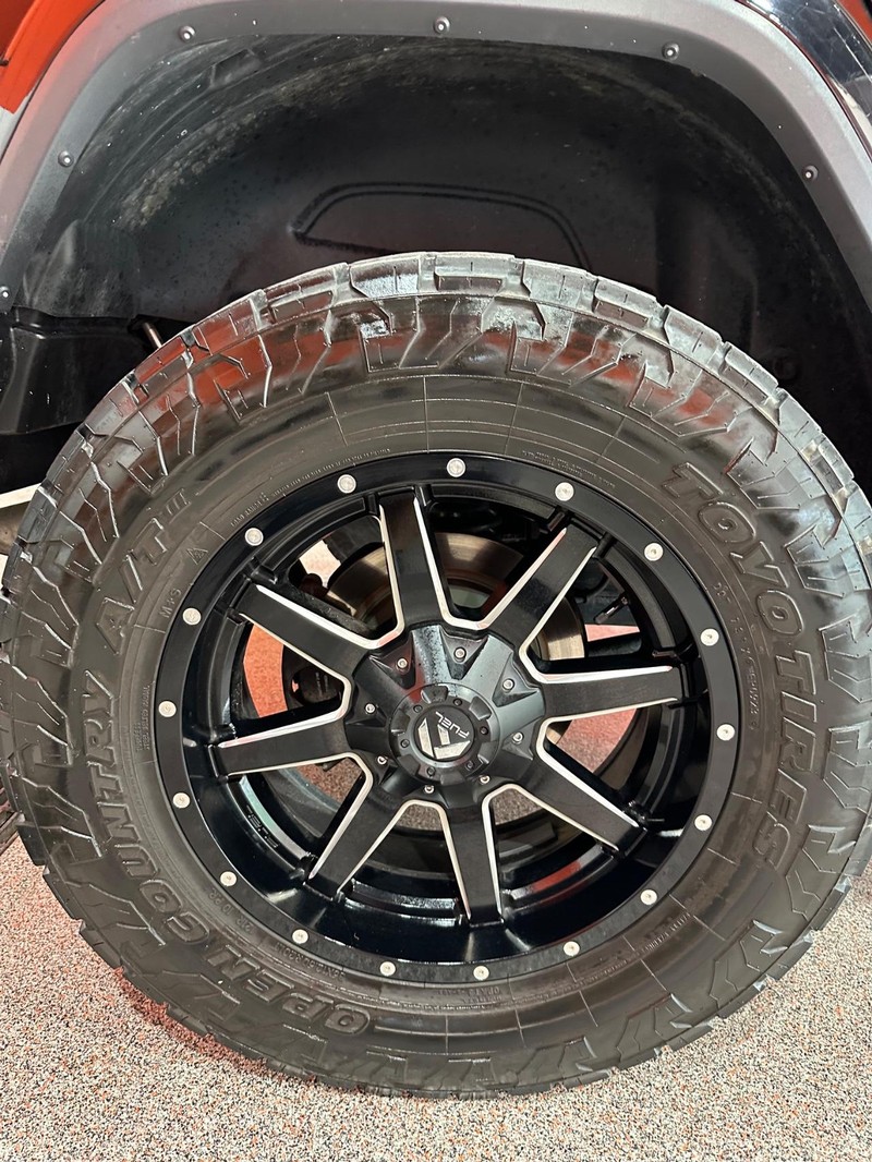 2018 Jeep Wrangler Unlimited Sahara photo 11