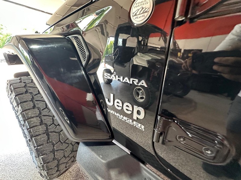 Jeep Wrangler Unlimited Vehicle Full-screen Gallery Image 15