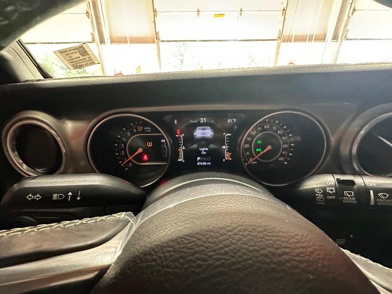 2018 Jeep Wrangler Unlimited Sahara photo 16