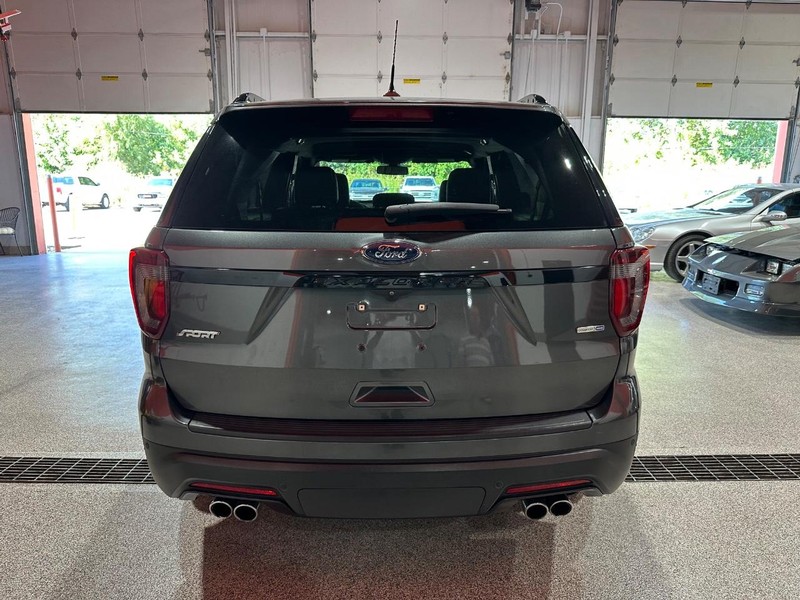 2019 Ford Explorer Sport photo 3