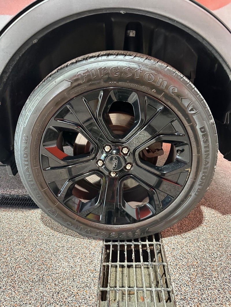 2019 Ford Explorer Sport photo 9