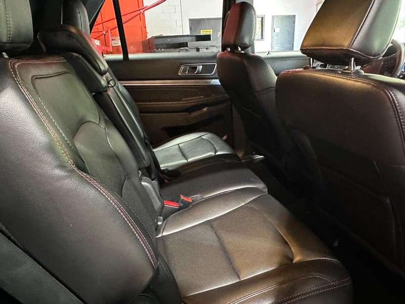 2019 Ford Explorer Sport photo 14