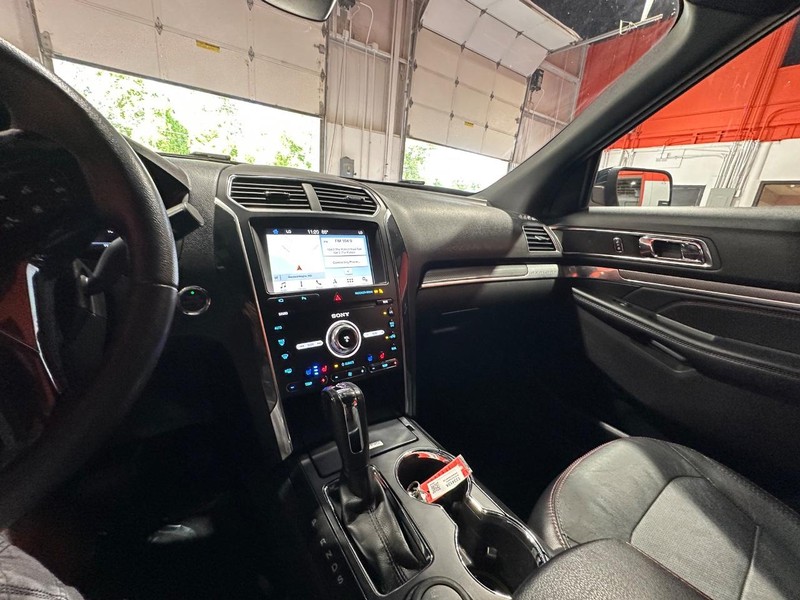 2019 Ford Explorer Sport photo 19