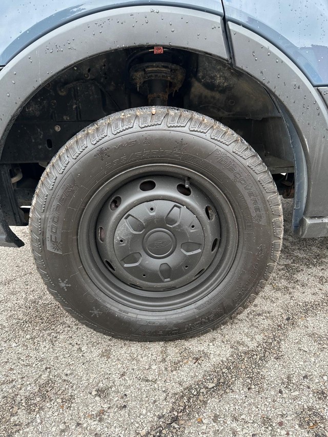 Ford Transit Van Vehicle Full-screen Gallery Image 10