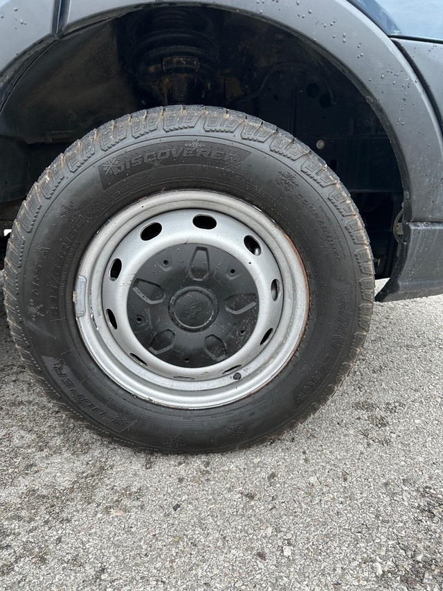 Ford Transit Van Vehicle Full-screen Gallery Image 16