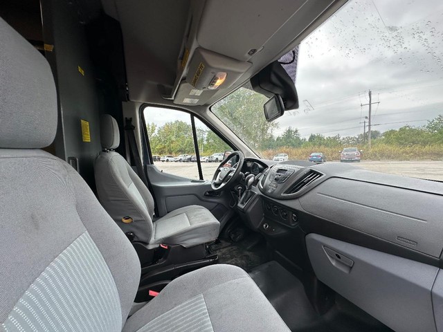 Ford Transit Van Vehicle Full-screen Gallery Image 17