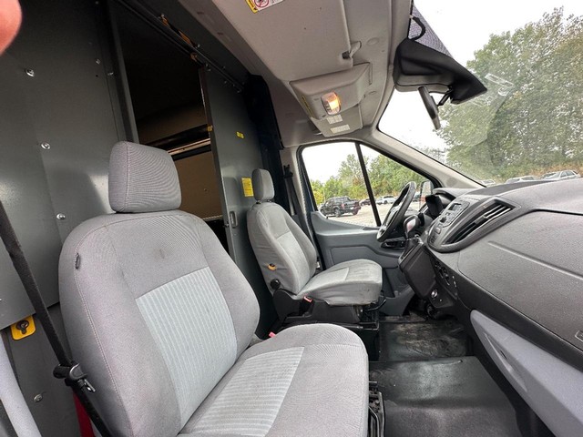 Ford Transit Van Vehicle Full-screen Gallery Image 18