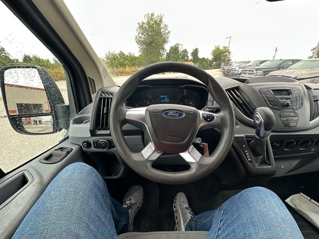 Ford Transit Van Vehicle Full-screen Gallery Image 21