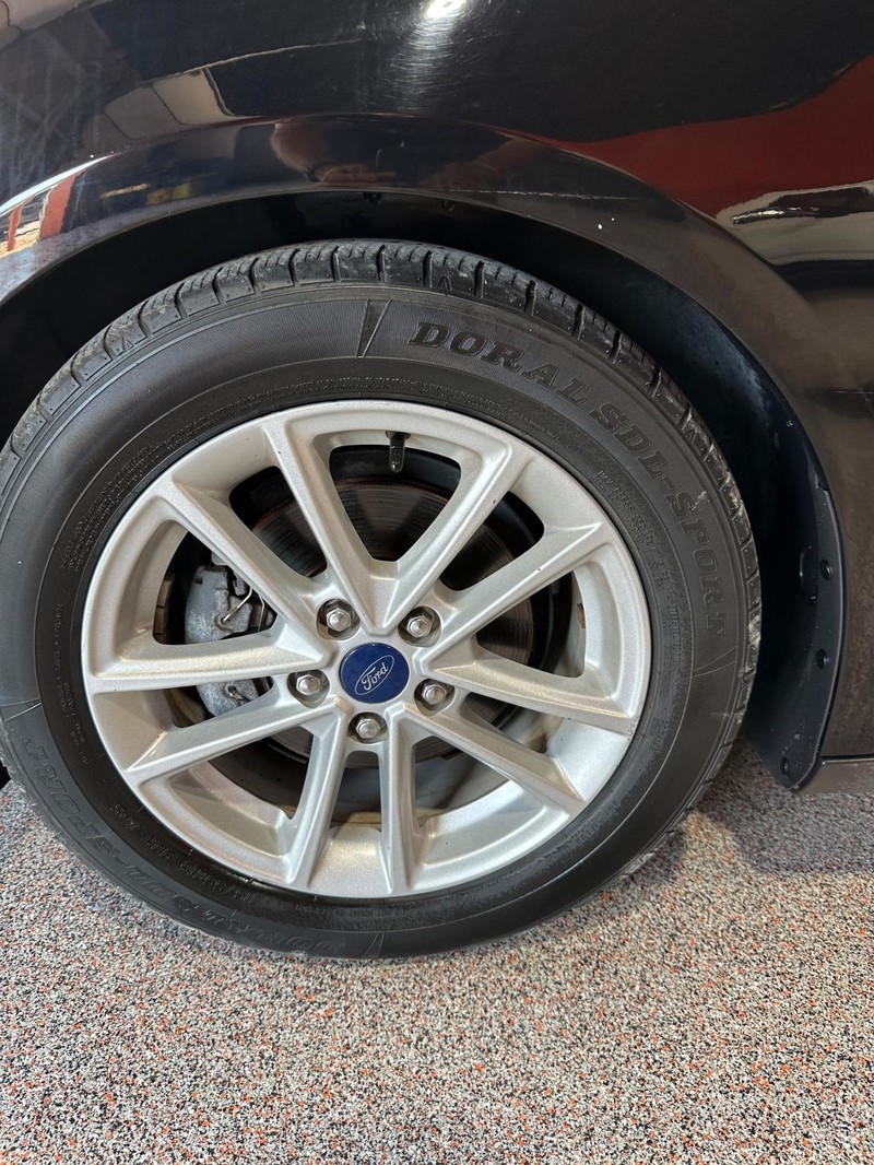 2018 Ford Focus SE photo 9