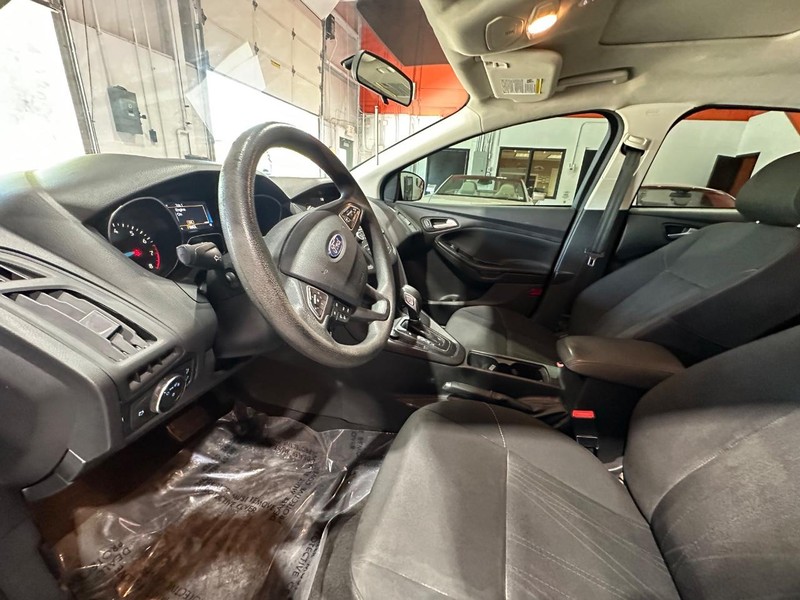 2018 Ford Focus SE photo 11