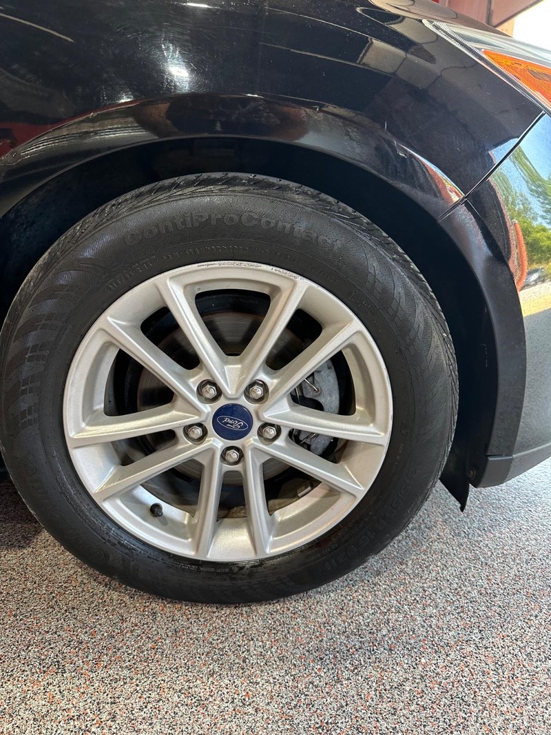 2018 Ford Focus SE photo 15