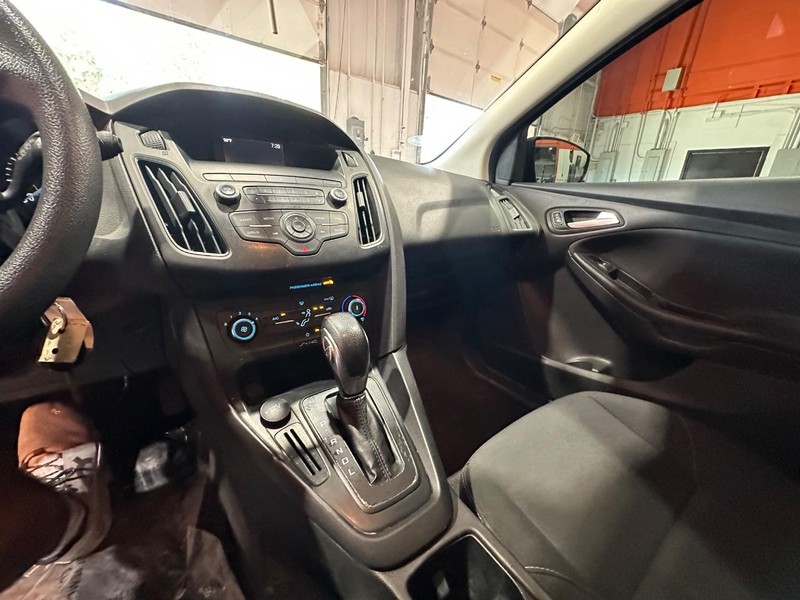 2018 Ford Focus SE photo 17