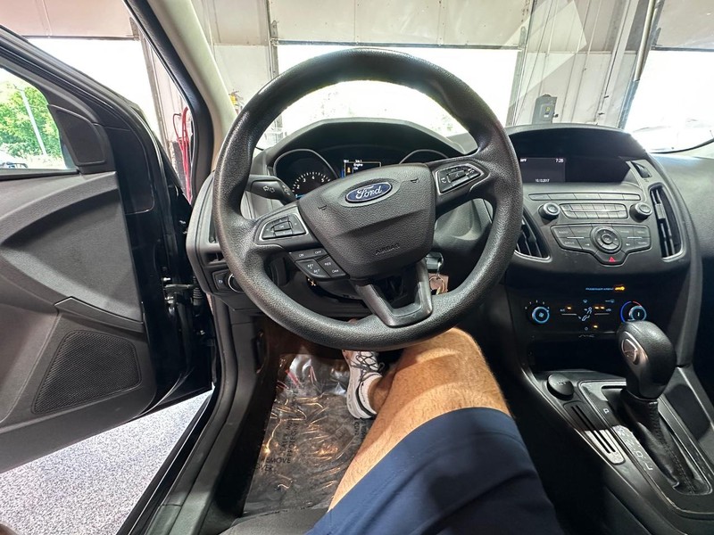 2018 Ford Focus SE photo 20
