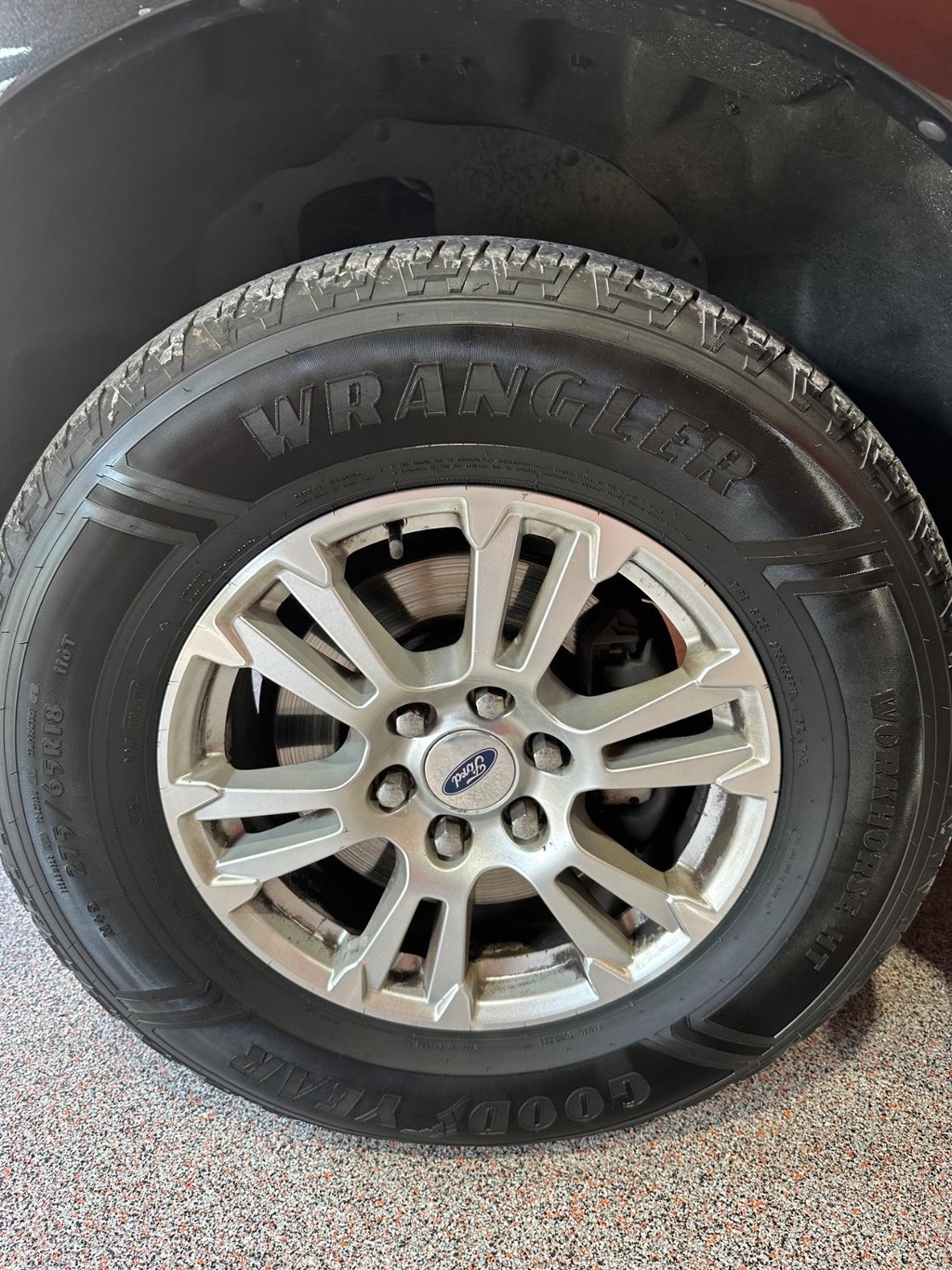 Ford F-150 Vehicle Full-screen Gallery Image 10