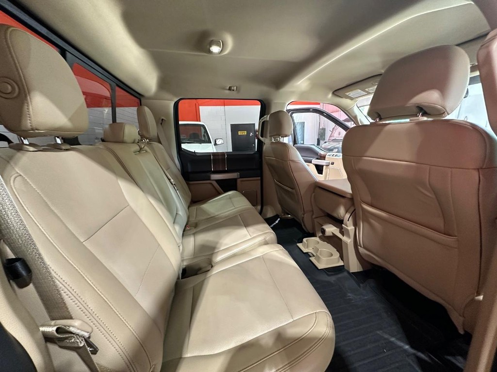 Ford F-150 Vehicle Full-screen Gallery Image 19