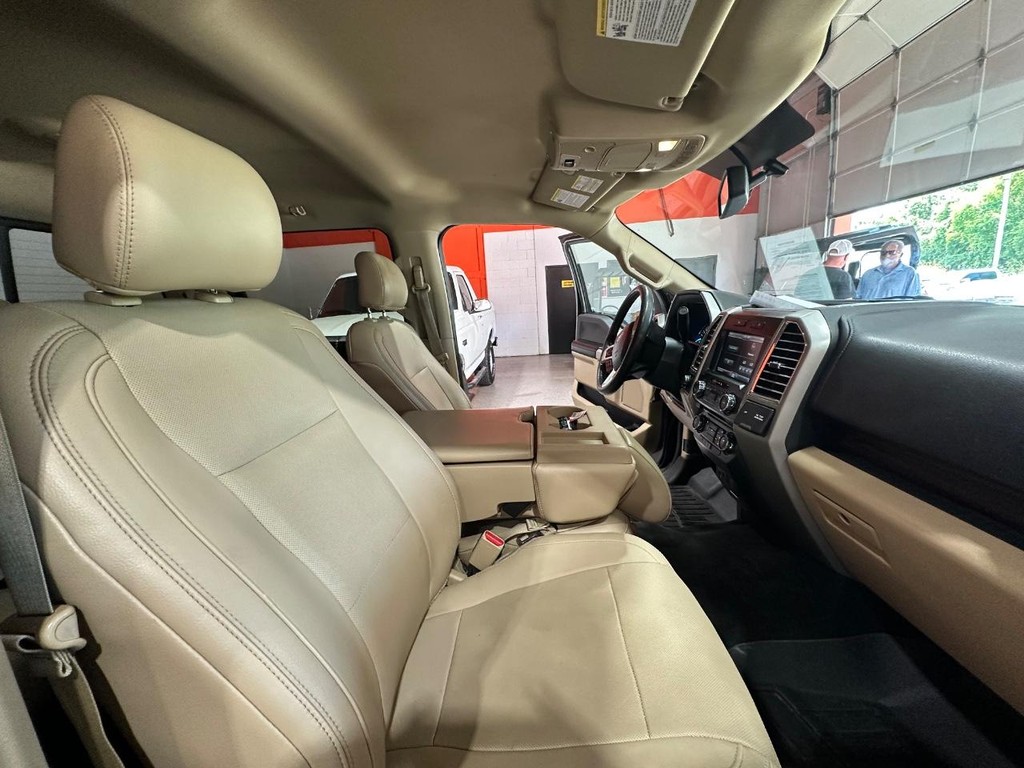 Ford F-150 Vehicle Full-screen Gallery Image 20