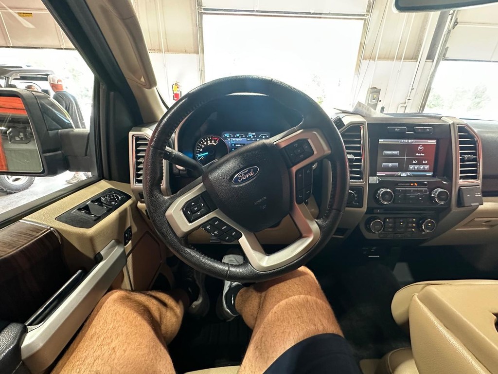 Ford F-150 Vehicle Full-screen Gallery Image 21