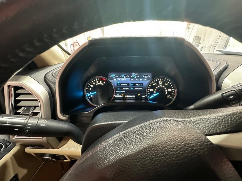 2015 Ford F-150 Lariat photo 18
