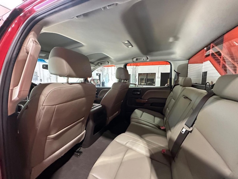 GMC Sierra 1500 Vehicle Full-screen Gallery Image 11